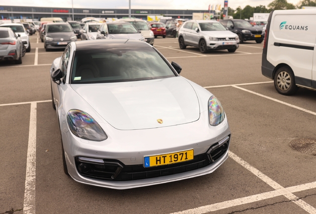 Porsche 971 Panamera Turbo Executive