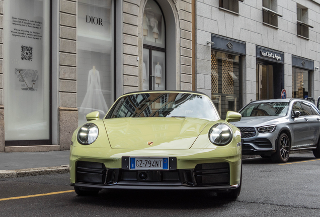 Porsche 992 Carrera 4S Cabriolet