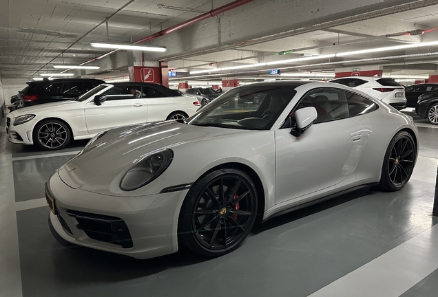 Porsche 992 Carrera 4S