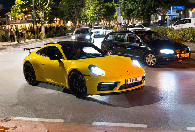 Porsche 992 Carrera GTS