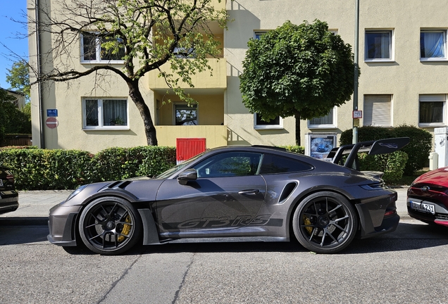 Porsche 992 GT3 RS Weissach Package