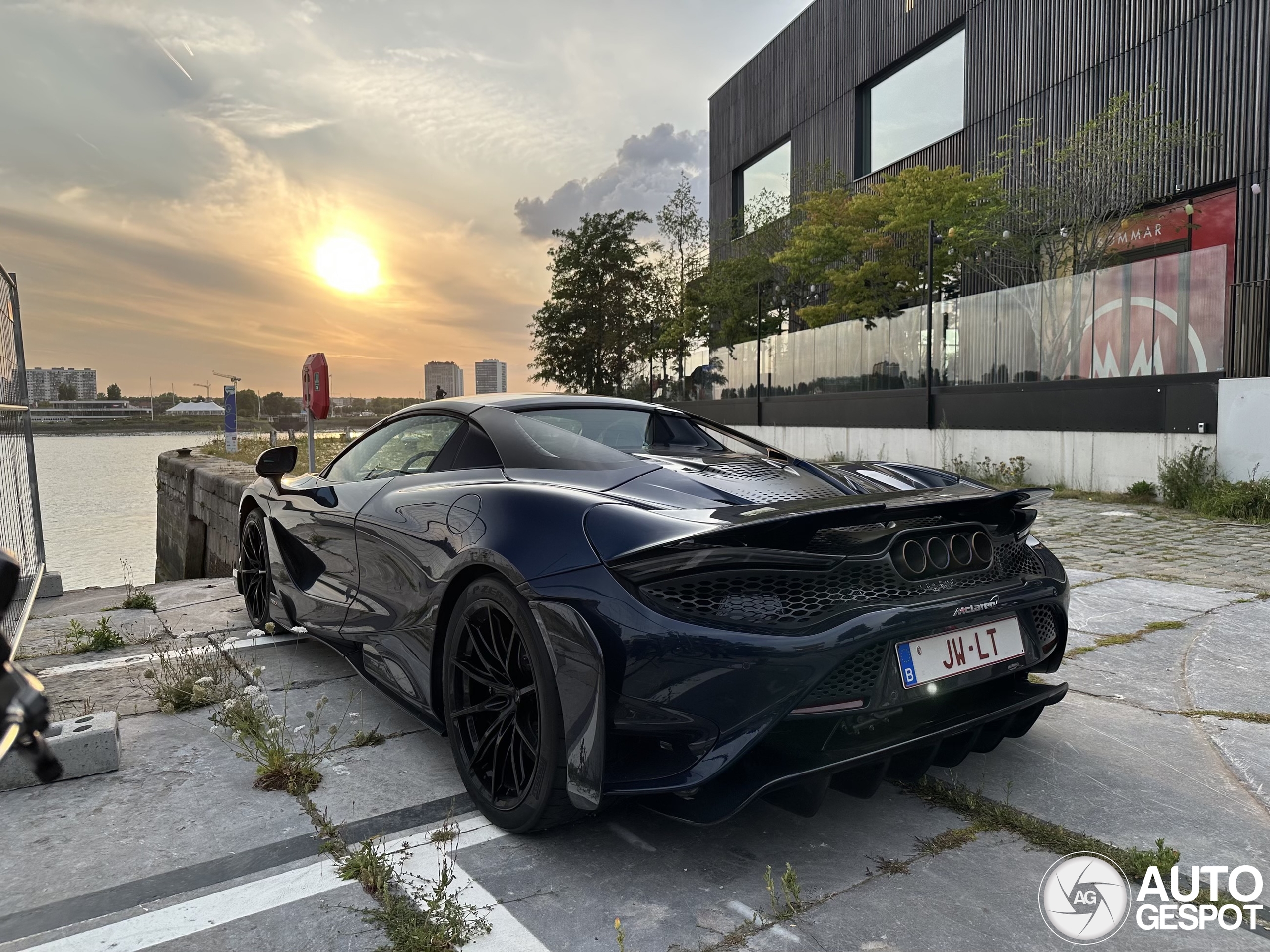 McLaren 765LT Spider