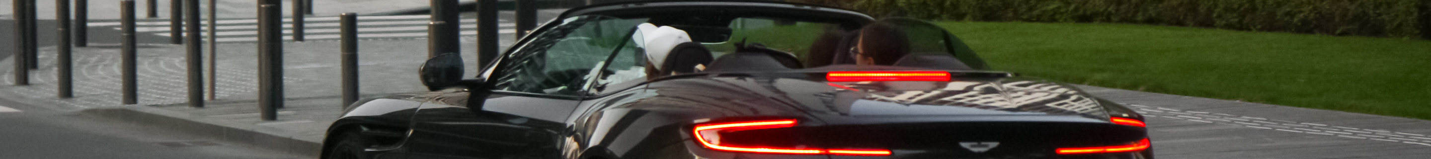 Aston Martin DB12 Volante