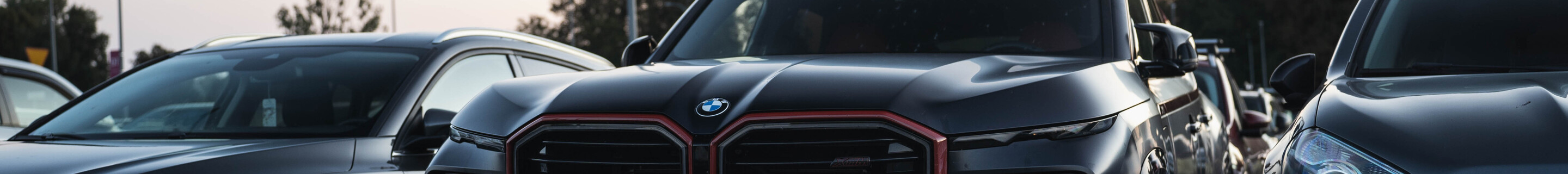 BMW XM G09 Label Red