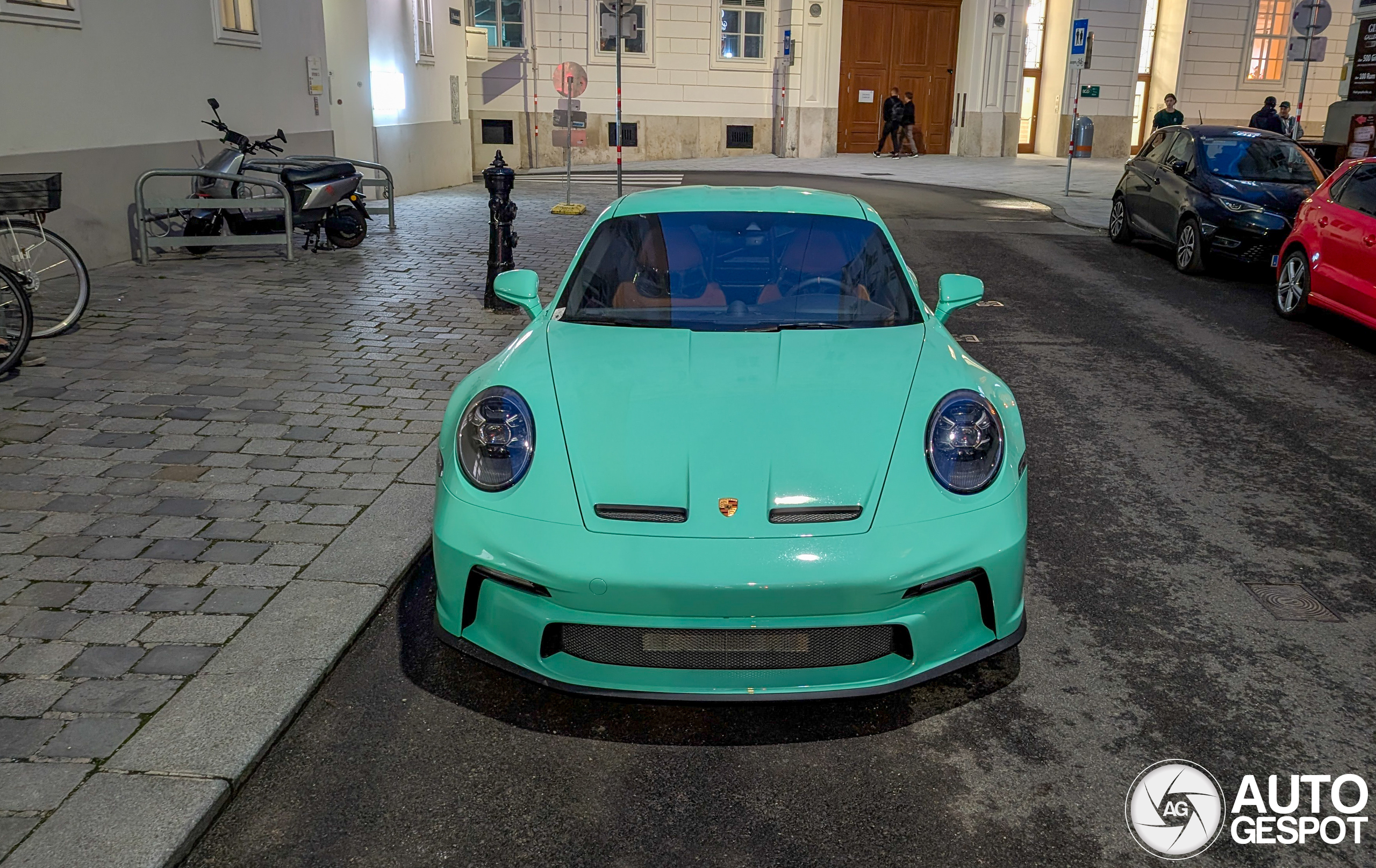 Porsche 992 S/T
