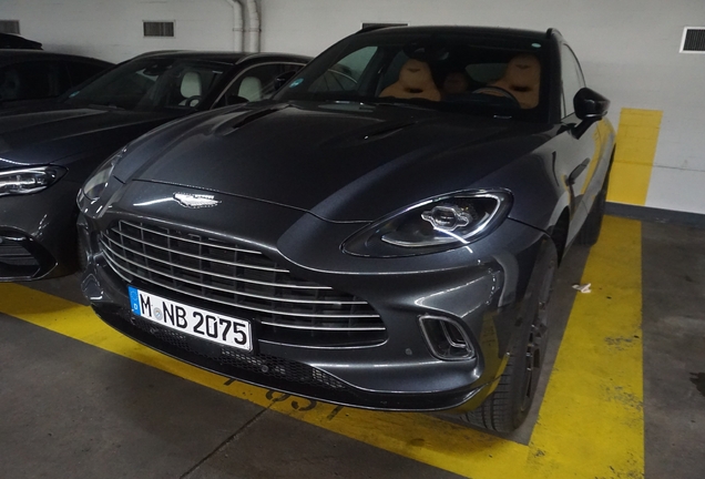 Aston Martin DBX