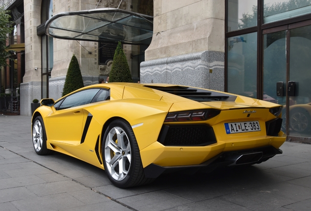 Lamborghini Aventador LP700-4