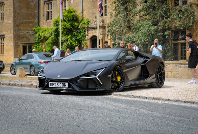 Lamborghini Revuelto