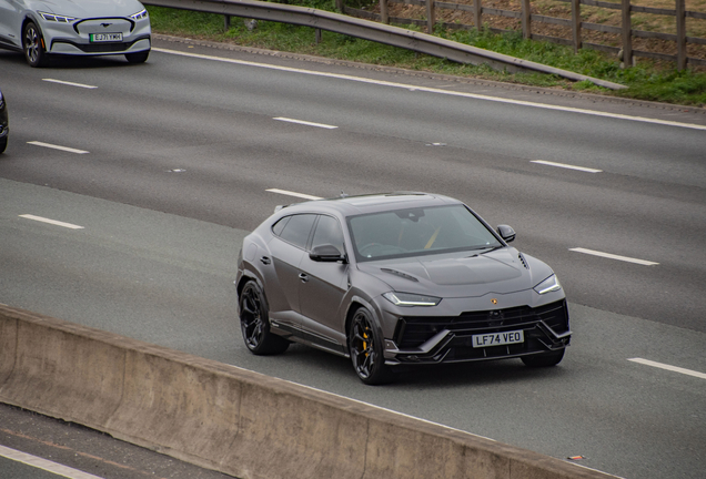 Lamborghini Urus Performante