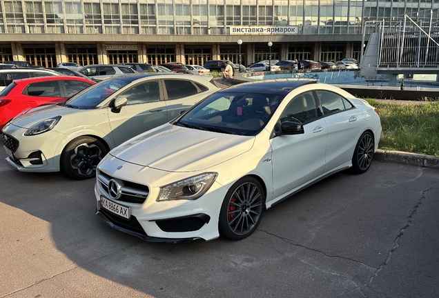 Mercedes-Benz CLA 45 AMG C117