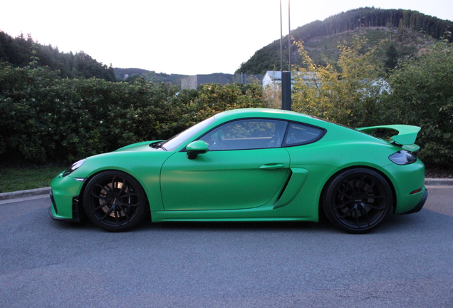 Porsche 718 Cayman GT4