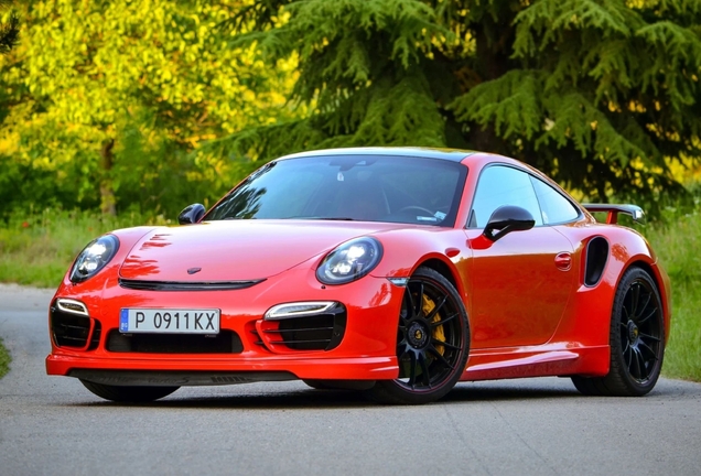 Porsche 992 Carrera 4 GTS