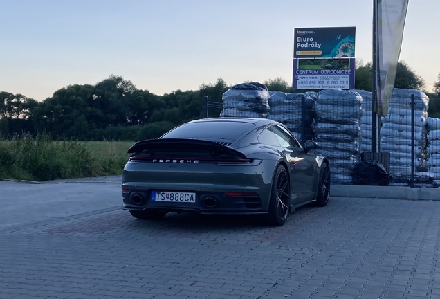 Porsche 992 Carrera 4S