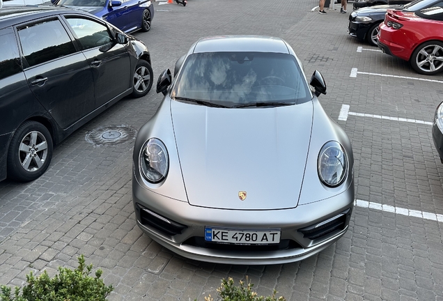 Porsche 992 Carrera 4S