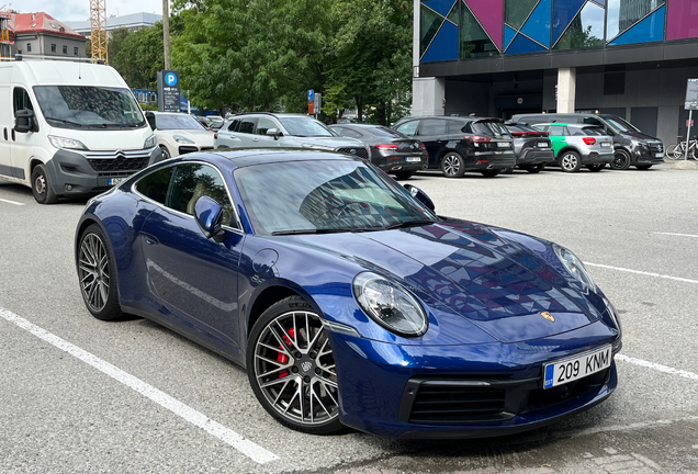 Porsche 992 Carrera 4S