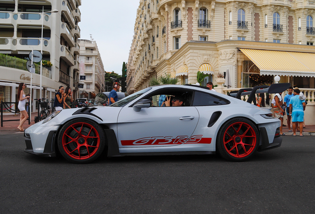 Porsche 992 GT3 RS Weissach Package