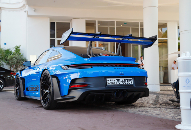 Porsche 992 GT3 RS Weissach Package