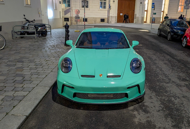 Porsche 992 S/T