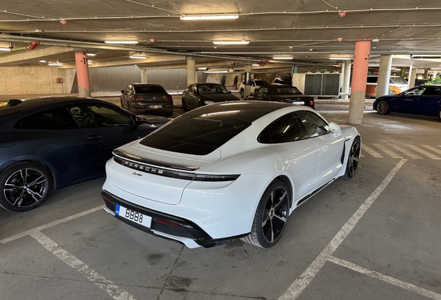 Porsche Taycan Turbo