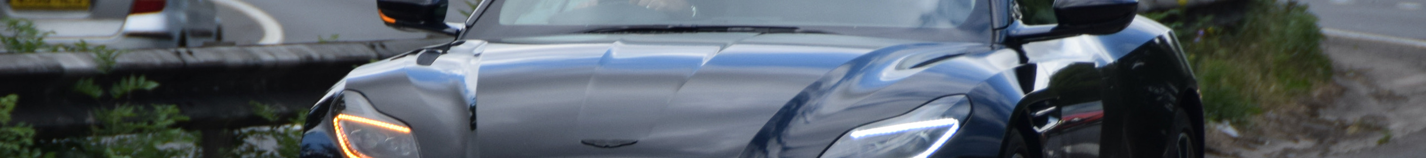 Aston Martin DB11 V8 Volante