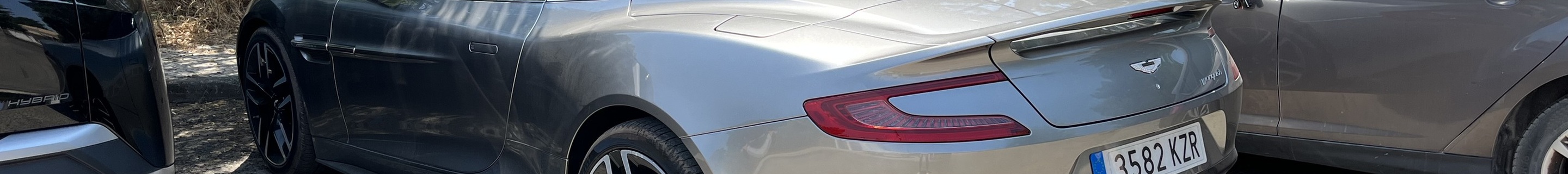 Aston Martin Vanquish Volante