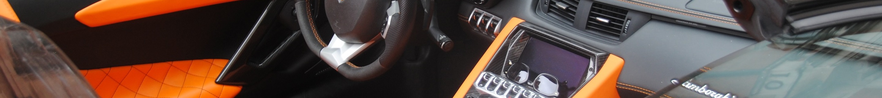 Lamborghini Aventador LP700-4 Roadster