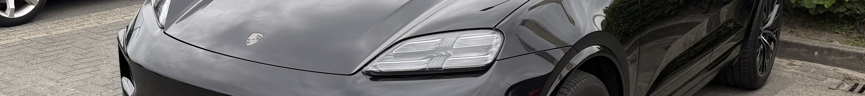 Porsche Macan EV Turbo
