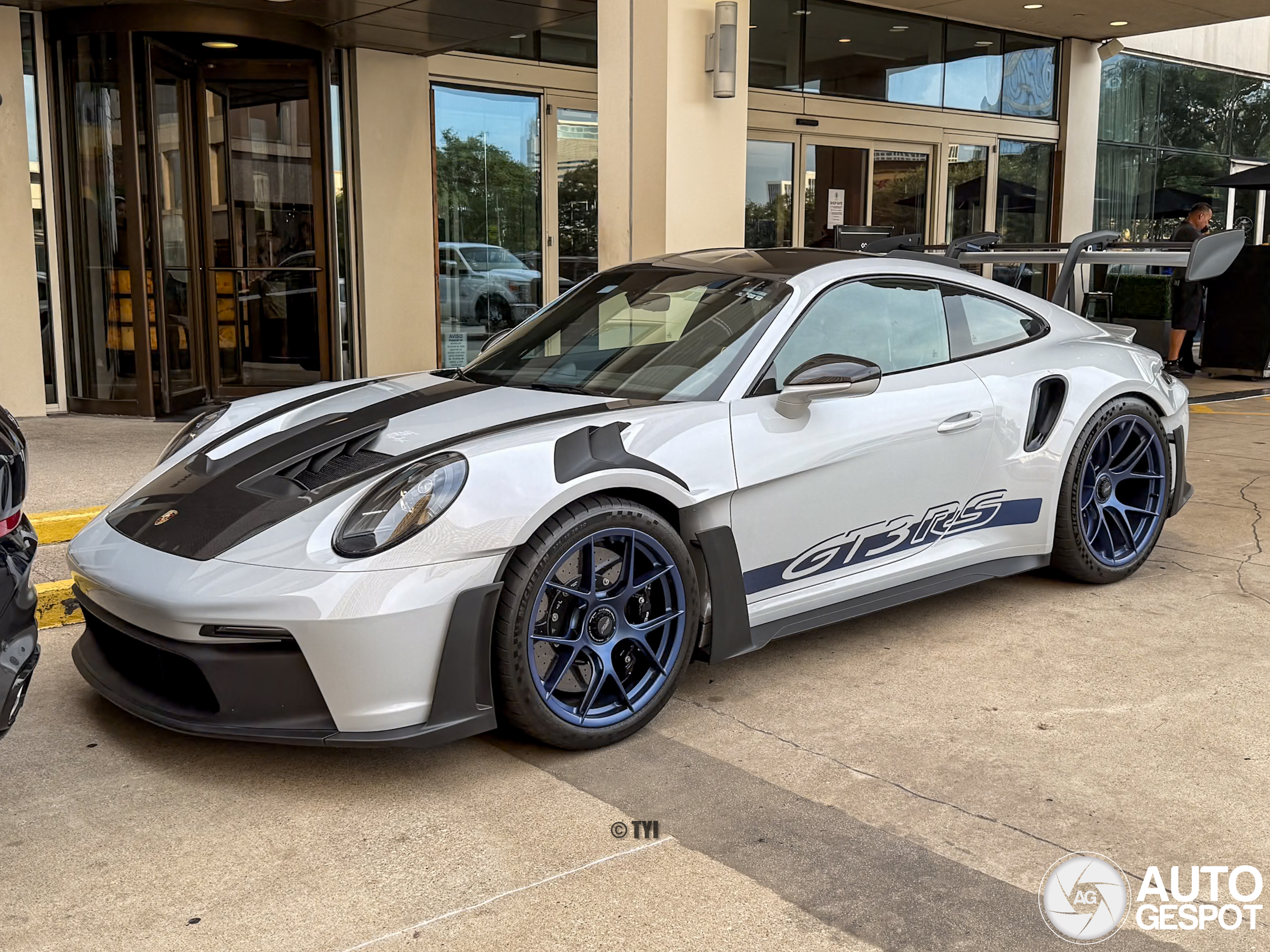 Porsche 992 GT3 RS Weissach Package
