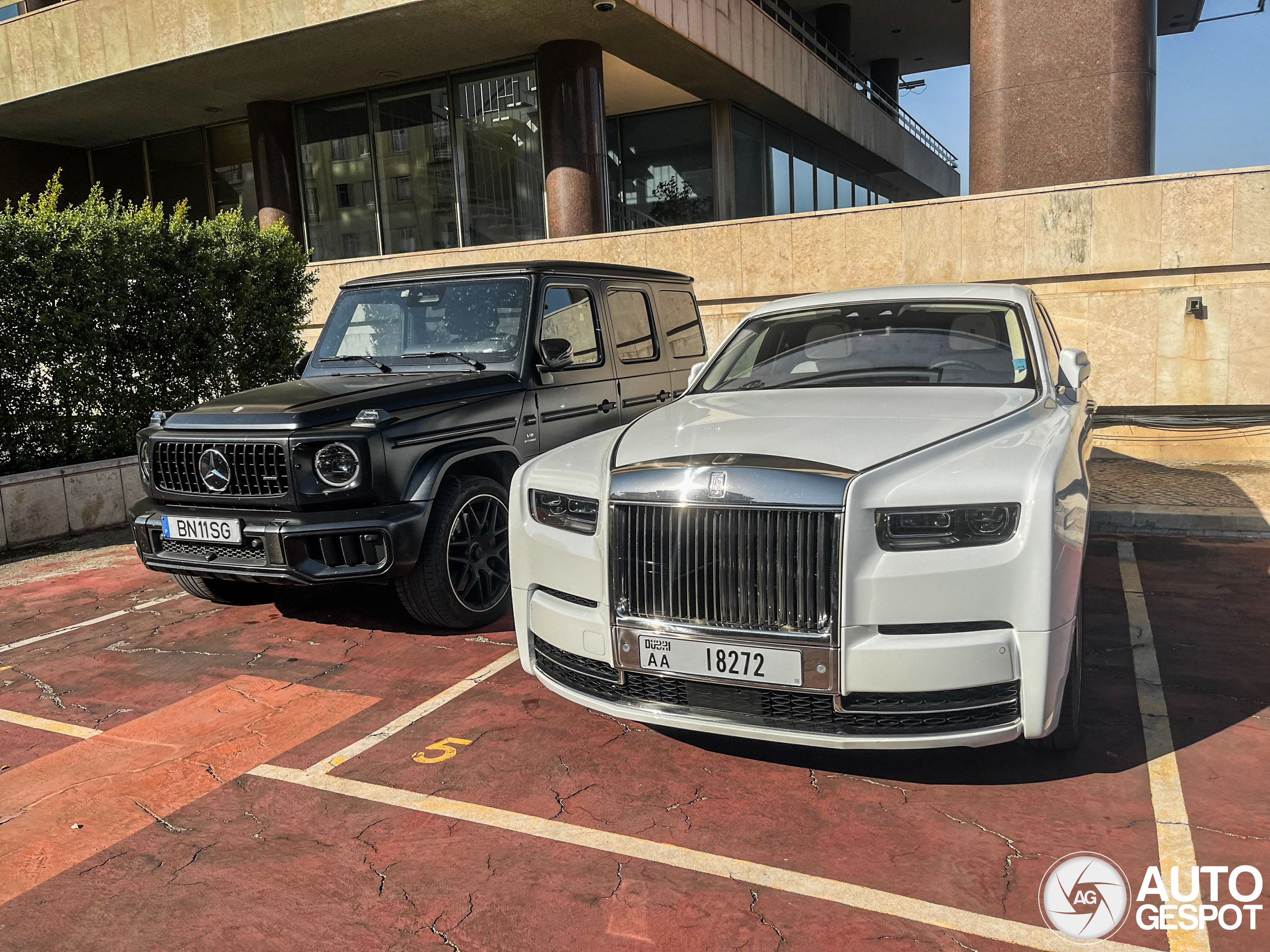ROLLS-ROYCE PHANTOM ＩＩ Meet The Rolls-Royce Phantom 8.2, A Masterpiece of Luxury