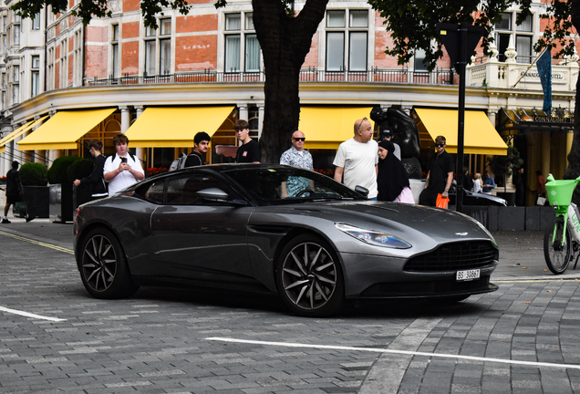 Aston Martin DB11