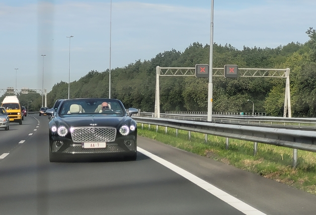 Bentley Continental GTC V8 2020 Mulliner