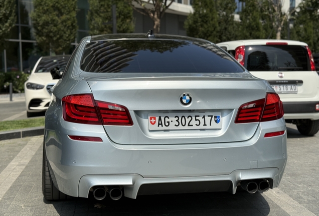 BMW M5 F10 2011