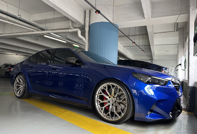 BMW M5 G90