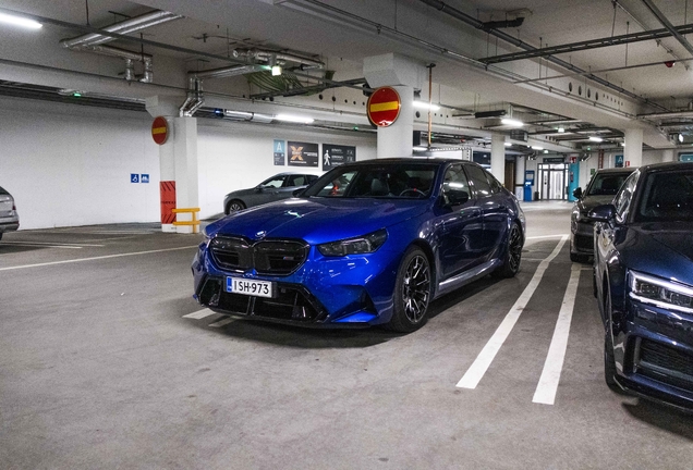 BMW M5 G90