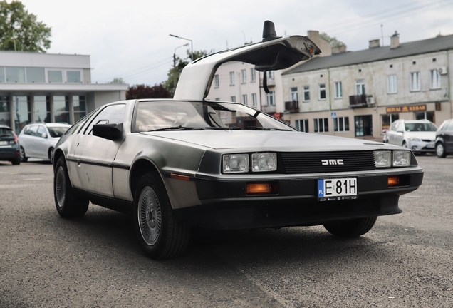 DeLorean DMC-12