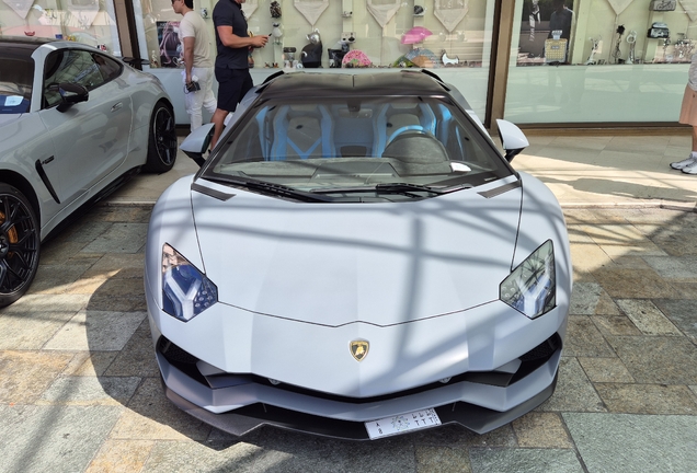 Lamborghini Aventador LP780-4 Ultimae Roadster