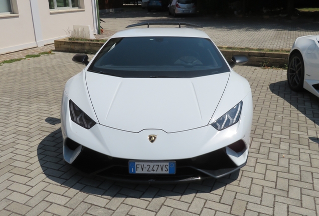 Lamborghini Huracán LP640-4 Performante