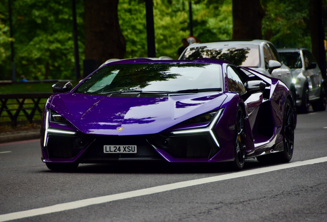 Lamborghini Revuelto