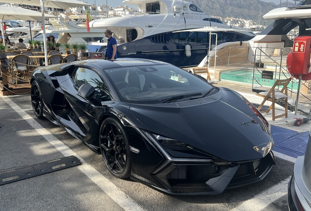 Lamborghini Revuelto