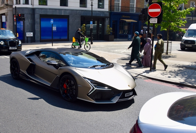 Lamborghini Revuelto