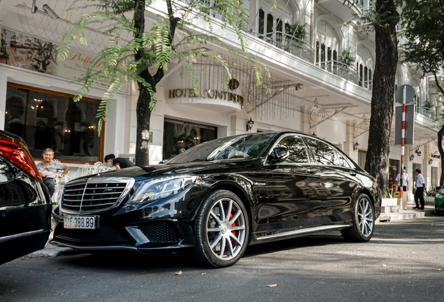 Mercedes-AMG S 63 V222