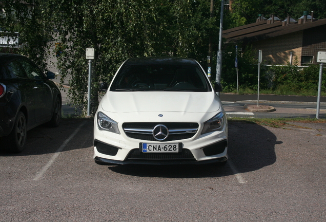 Mercedes-Benz CLA 45 AMG Shooting Brake