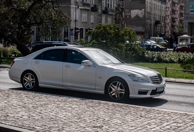 Mercedes-Benz S 65 AMG V221 2010