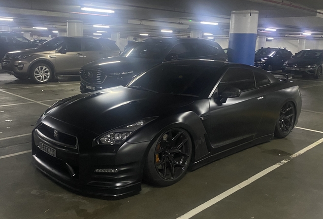 Nissan GT-R 2011
