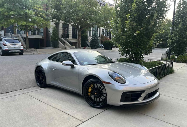 Porsche 992 Carrera 4 GTS