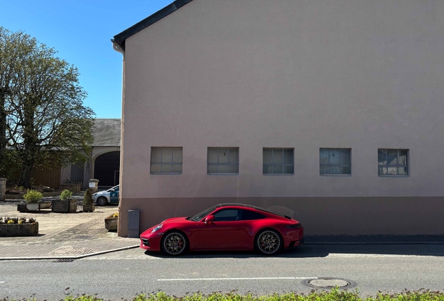 Porsche 992 Carrera 4S