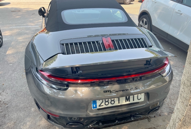Porsche 992 Carrera 4S Cabriolet