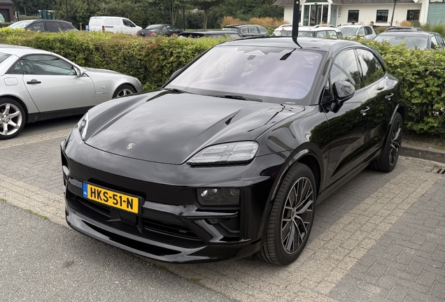 Porsche Macan EV Turbo