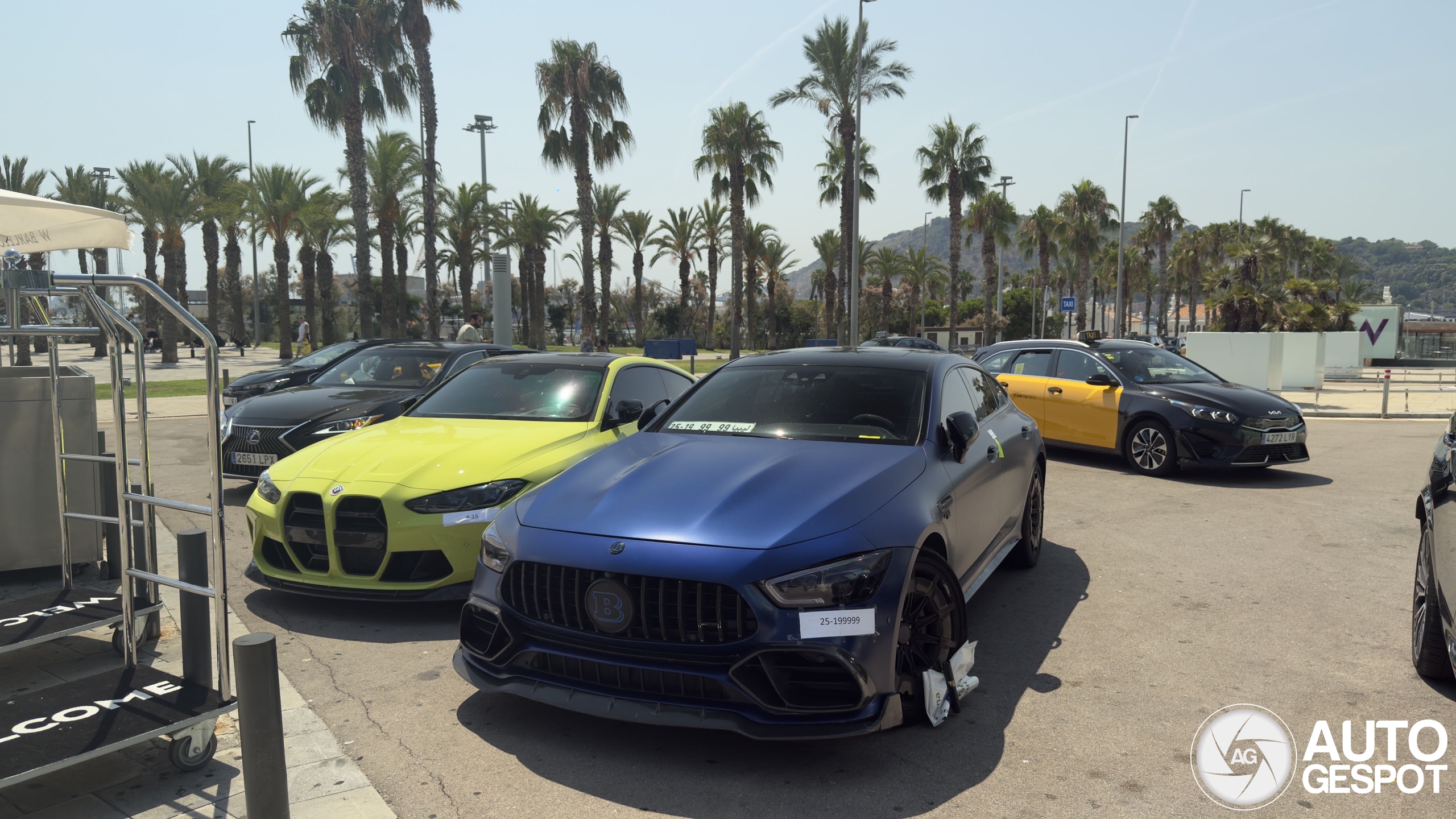 In Barcelona kun je niet parkeren waar je wil, ook al rij je een Brabus