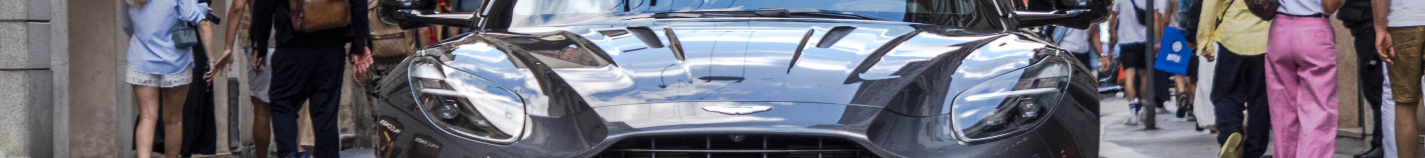 Aston Martin DB12